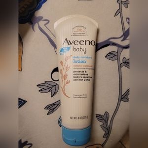 Aveeno Baby Natural Oatmeal Lotion NWT
